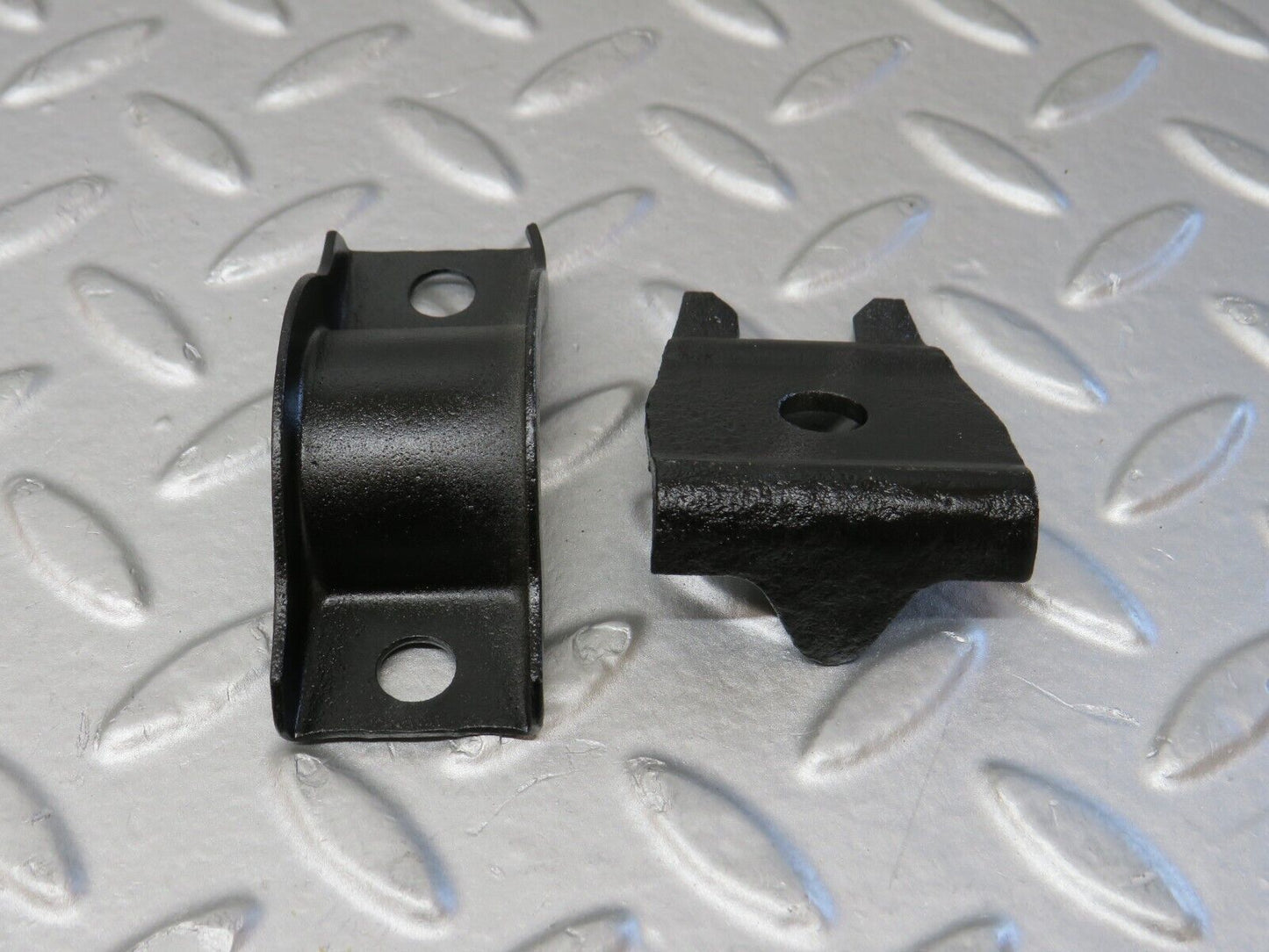 36802 Mercedes-Benz W201 190E 2.0L Front Axle Bracket