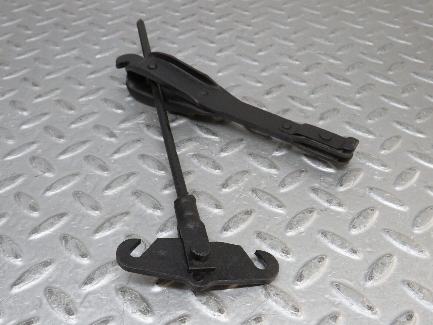 37358 Mercedes-Benz W109 300SEL Handbrake Adjusting Handbrake Regulator