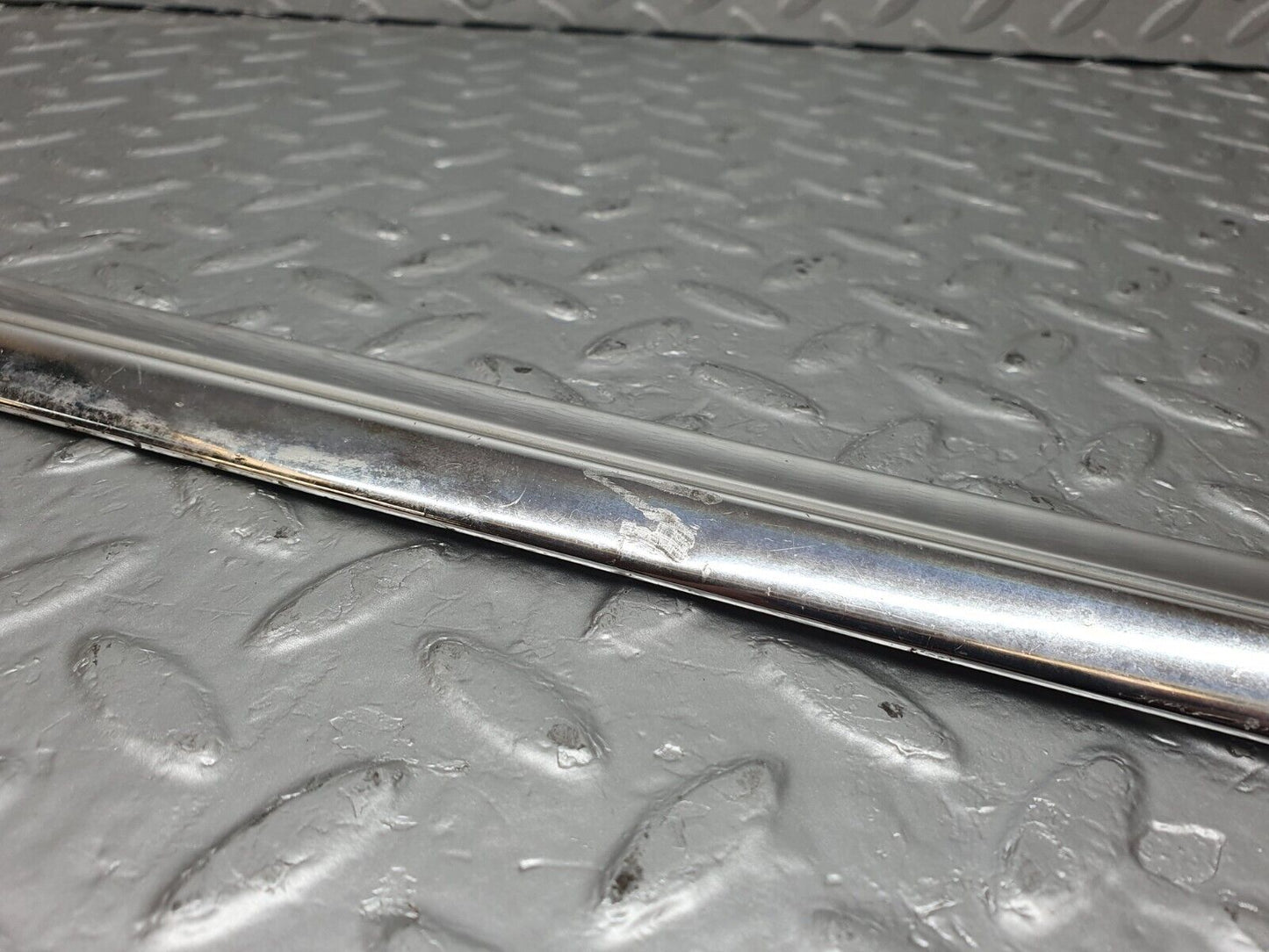 43463 Mercedes-Benz W108 280SE Front Left Door Window Chrome Trim