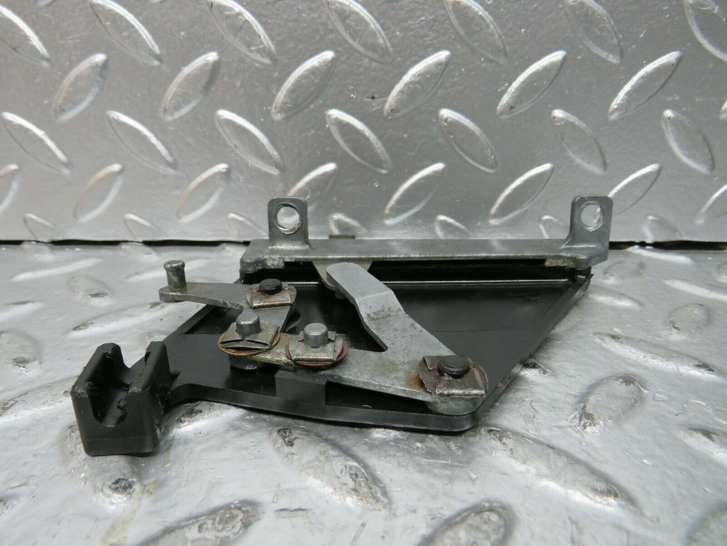 23795 Mercedes-Benz C107 450SLC Coupe Air Vent Control Lever Right 1078300485