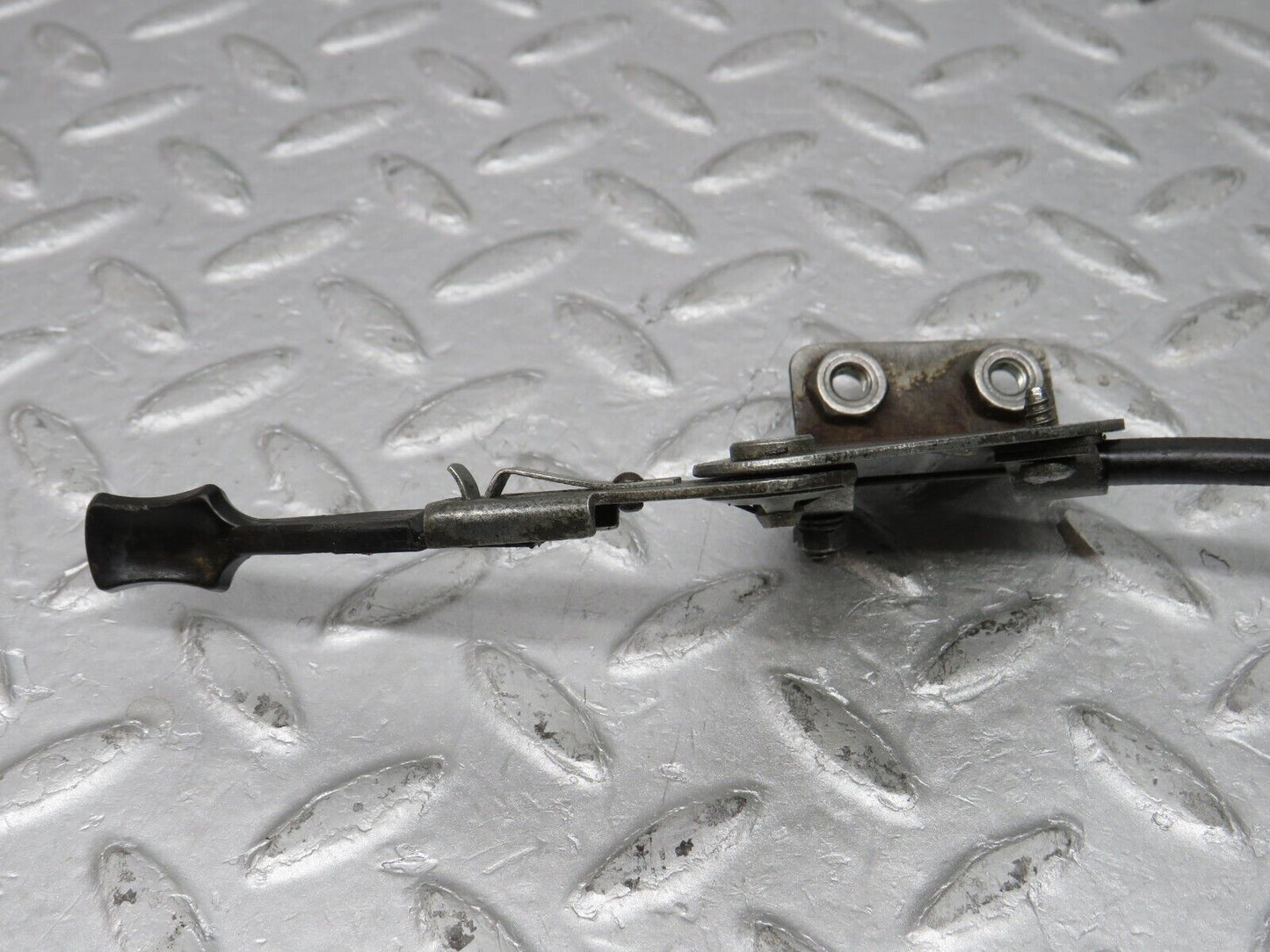 35913 Mercedes-Benz W108 Air Vent Control Left Side 1088301145