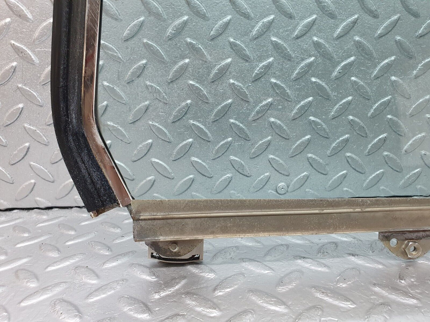 44183 Mercedes-Benz C123 230CE Coupe Rear Left Window Glass