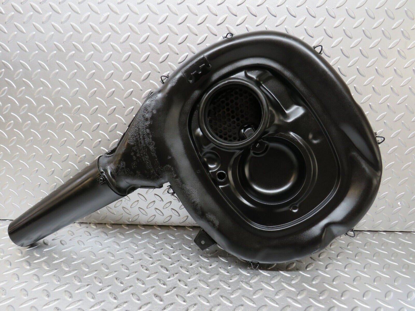 26647 Mercedes-Benz W123 230E Air Filter Box Housing 0120944202