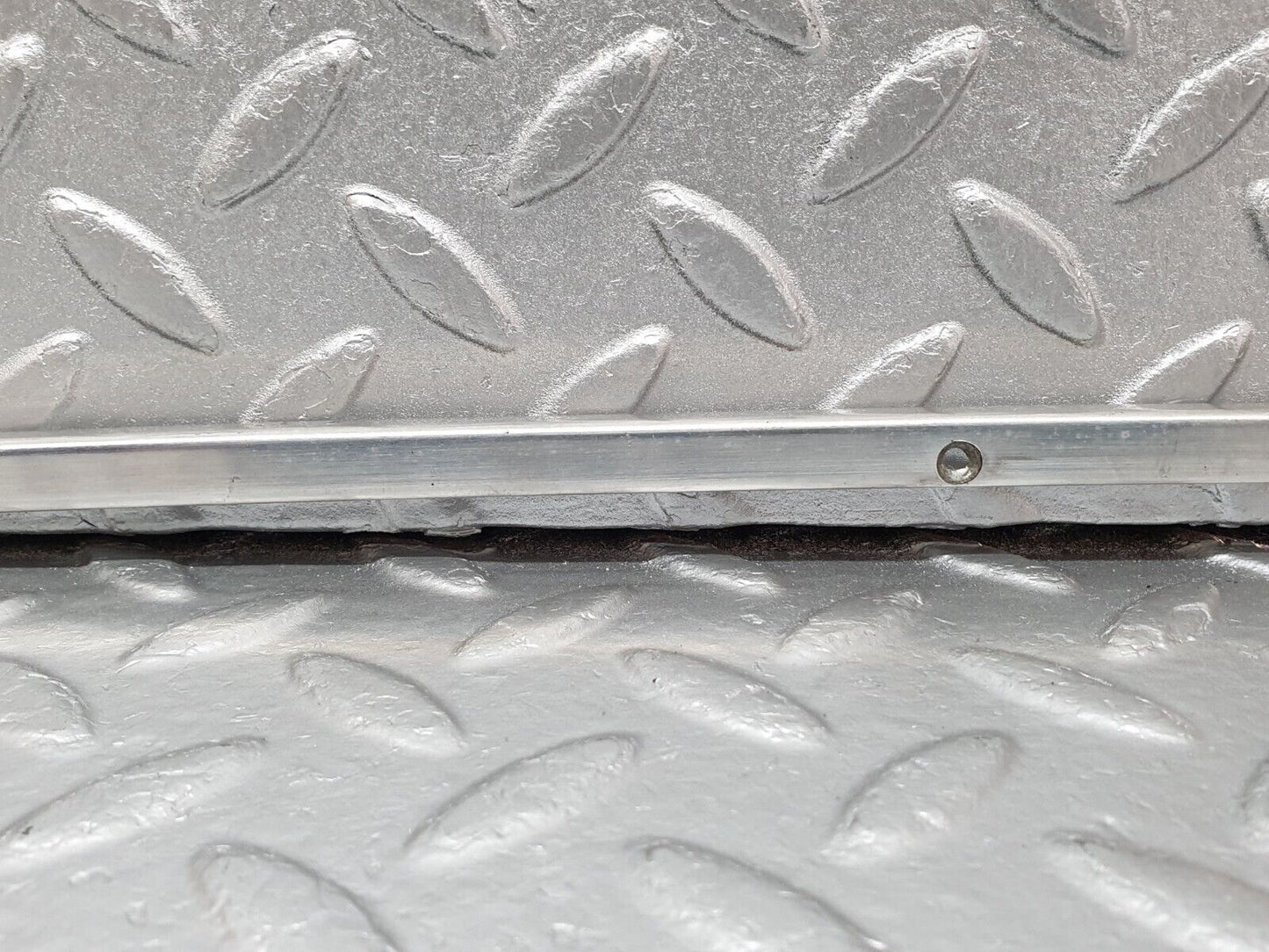 41715 Mercedes-Benz W124 200E Sunroof Chrome Trim