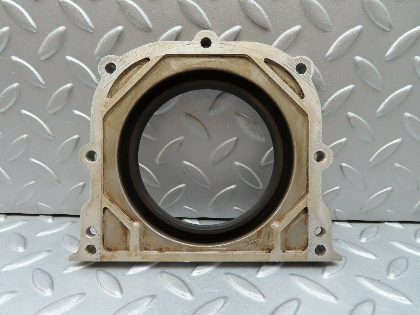 3792 Mercedes-Benz S123 200T Wagon Crankshaft Lid Cover Rear 1020110108