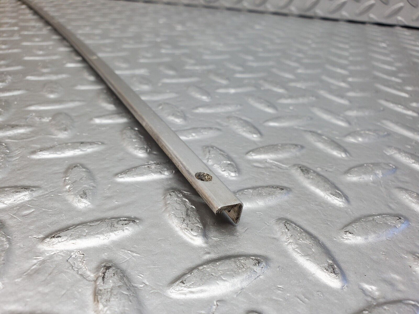 45982 Mercedes-Benz W126 420SE Sunroof Chrome Trim