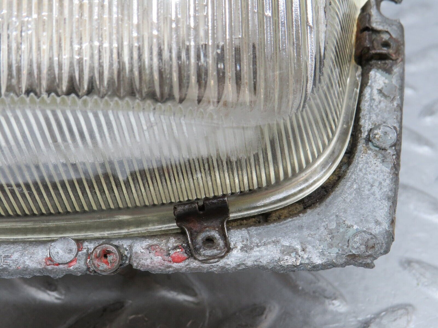 35863 Mercedes-Benz W108 Headlight Bosch 1305630023