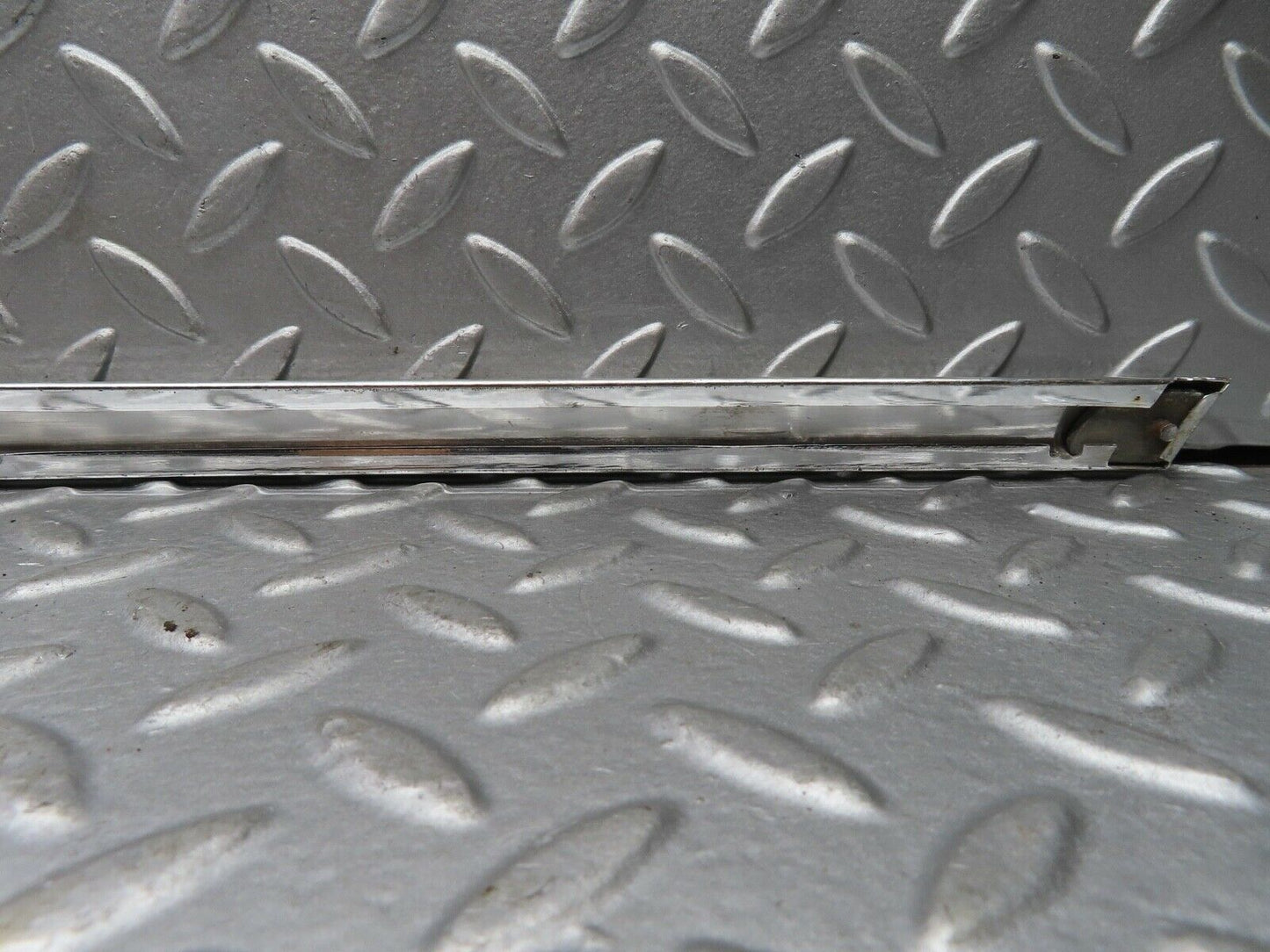 18919 Mercedes-Benz W121 190b Ponton Rear Left Door Upper Chrome Trim
