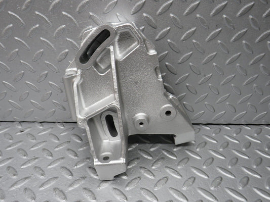 35907 Mercedes-Benz 240D OM616.912 Power Steering Pump Bracket 6172360230