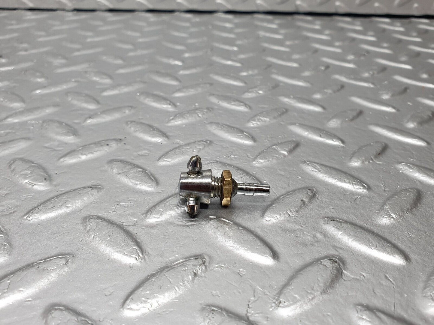 43382 Mercedes-Benz W108 280SE Windscreen Washer Nozzle