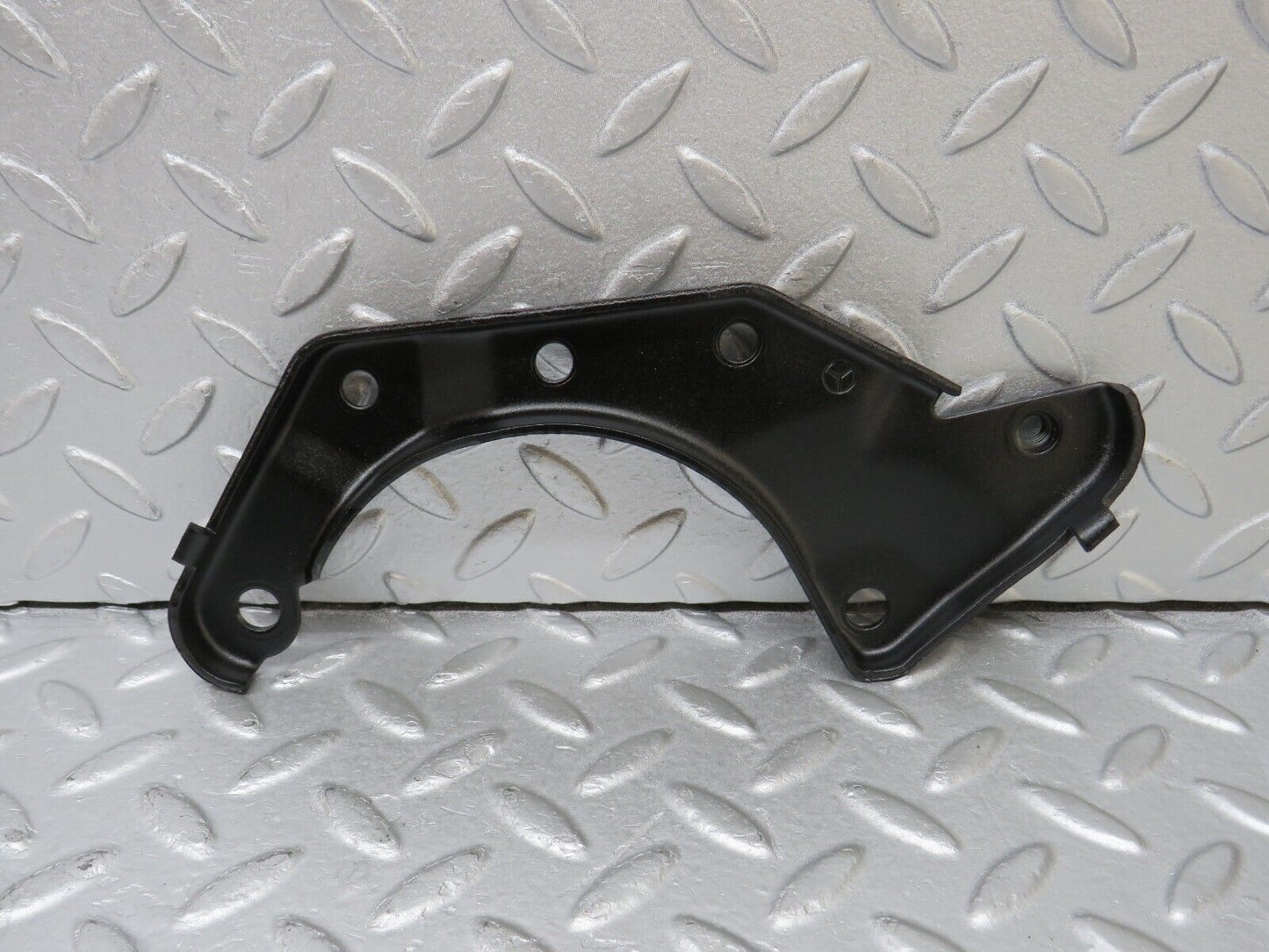 36780 Mercedes-Benz W201 190E 2.0L Power Steering Pump Bracket