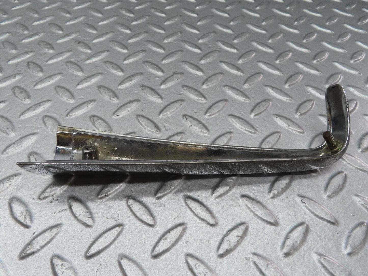 13084 Mercedes-Benz W111 220S Rear Right Fender Wing Tail Chrome Trim 1116900479