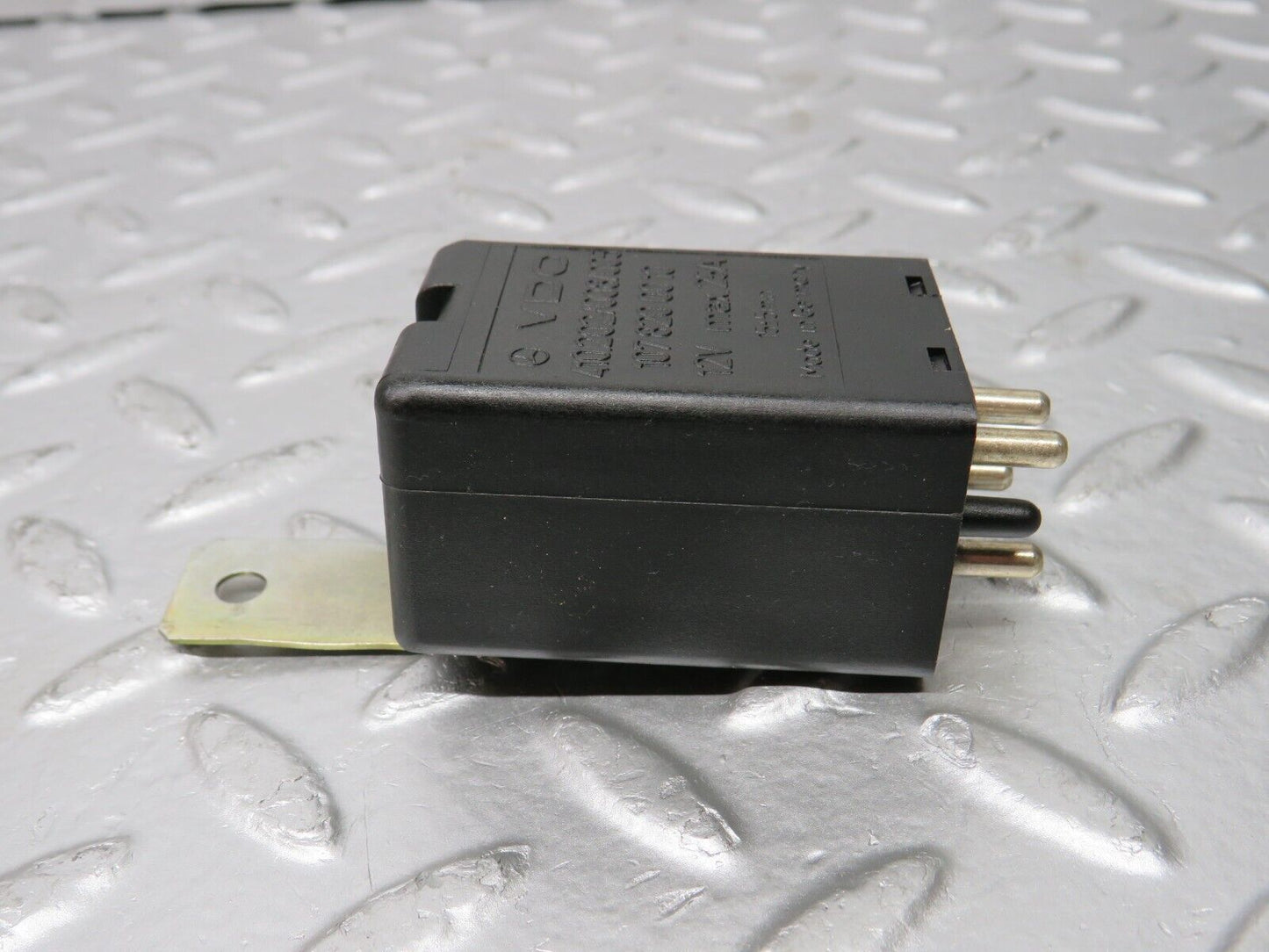 32011 Mercedes-Benz W123 230E Rear Heated Window Relay 1078200010