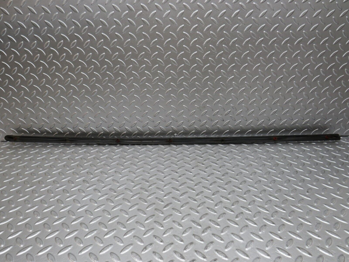 27960 Mercedes-Benz W123 280E Front Left Fender Wing Centre Moulding Trim