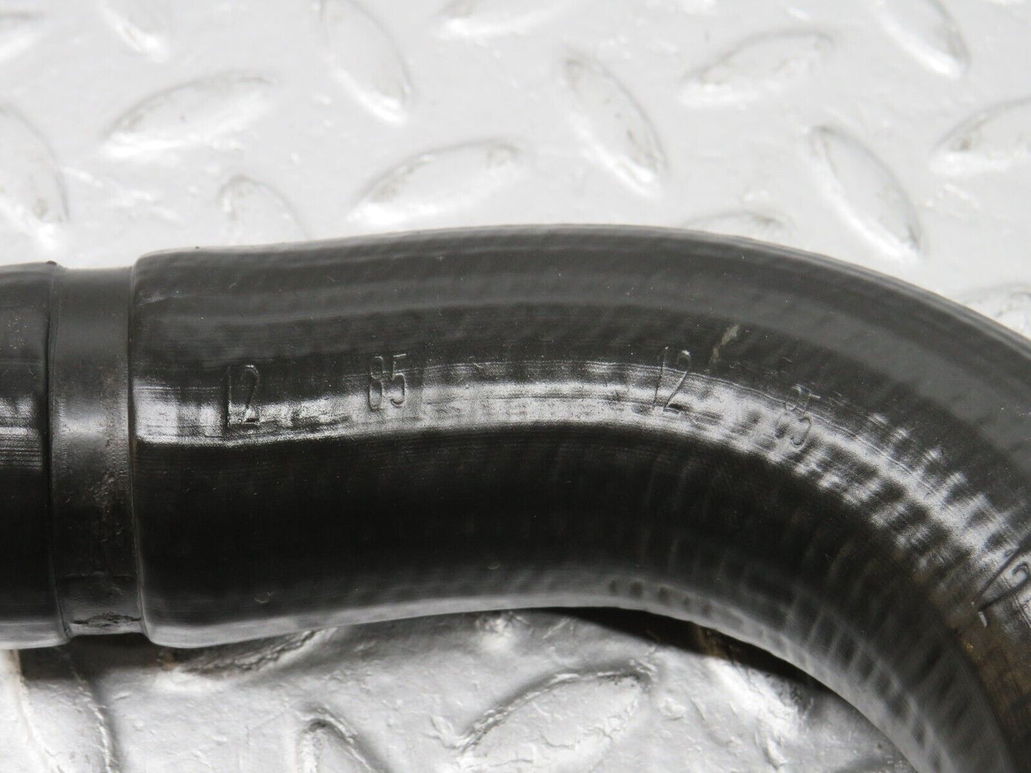 39177 Mercedes-Benz R107 500SL Radiator Hose Pipe 1075011262