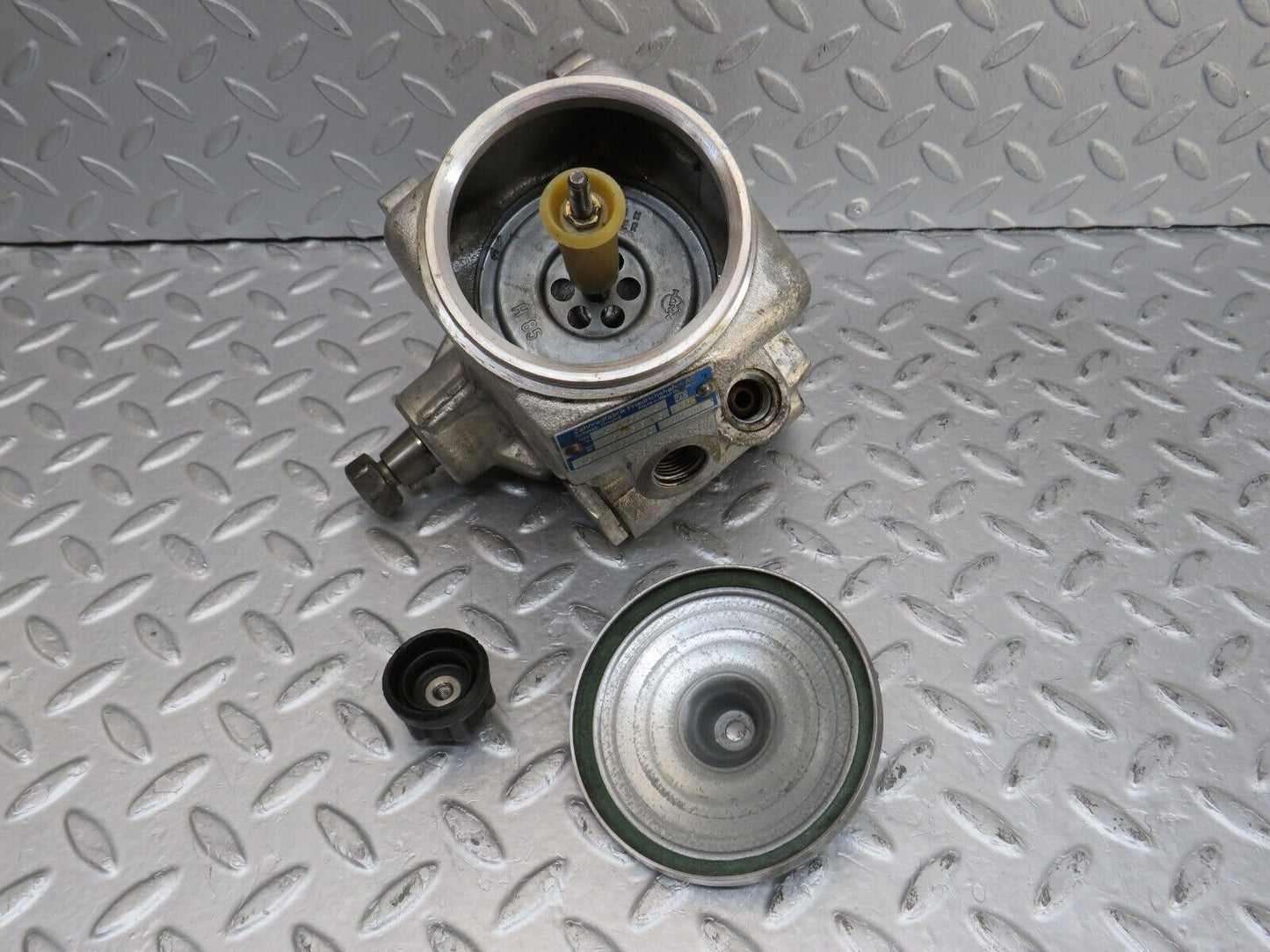 36270 Mercedes-Benz W126 420SE Power Steering Pump 1264601480 7672900446