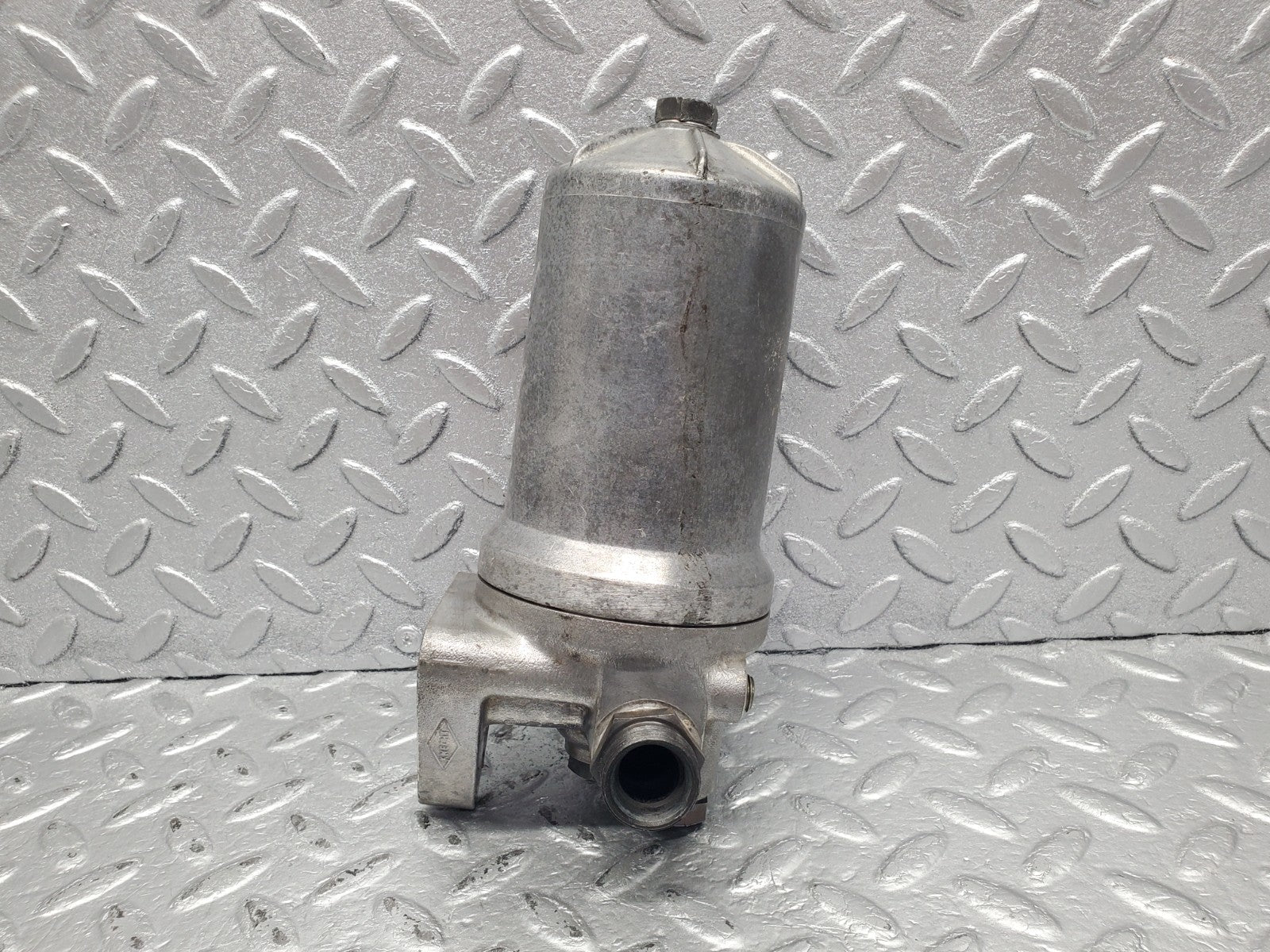 W112 oil filter housing used OEM