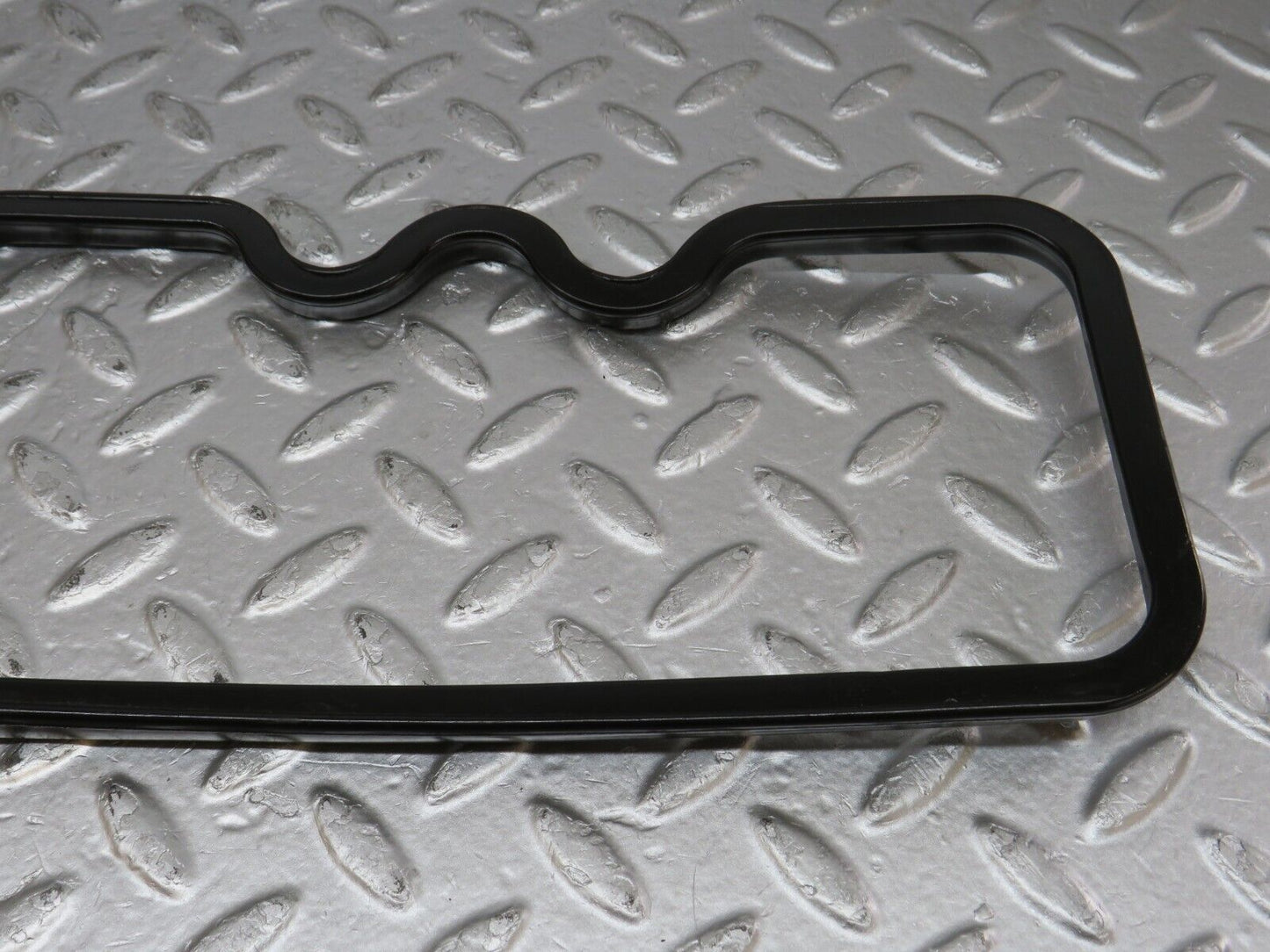 34527 Mercedes-Benz C126 380SEC Coupe Valve Cover Gasket Right