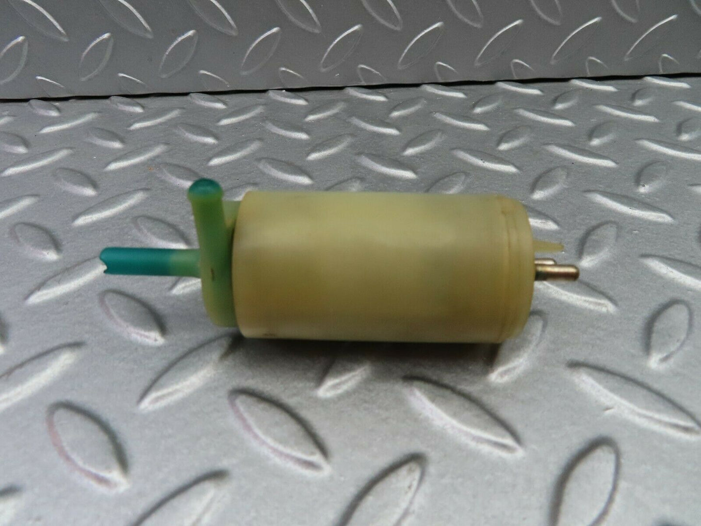 5779 Mercedes-Benz W123 200 Windscreen Washer Pump