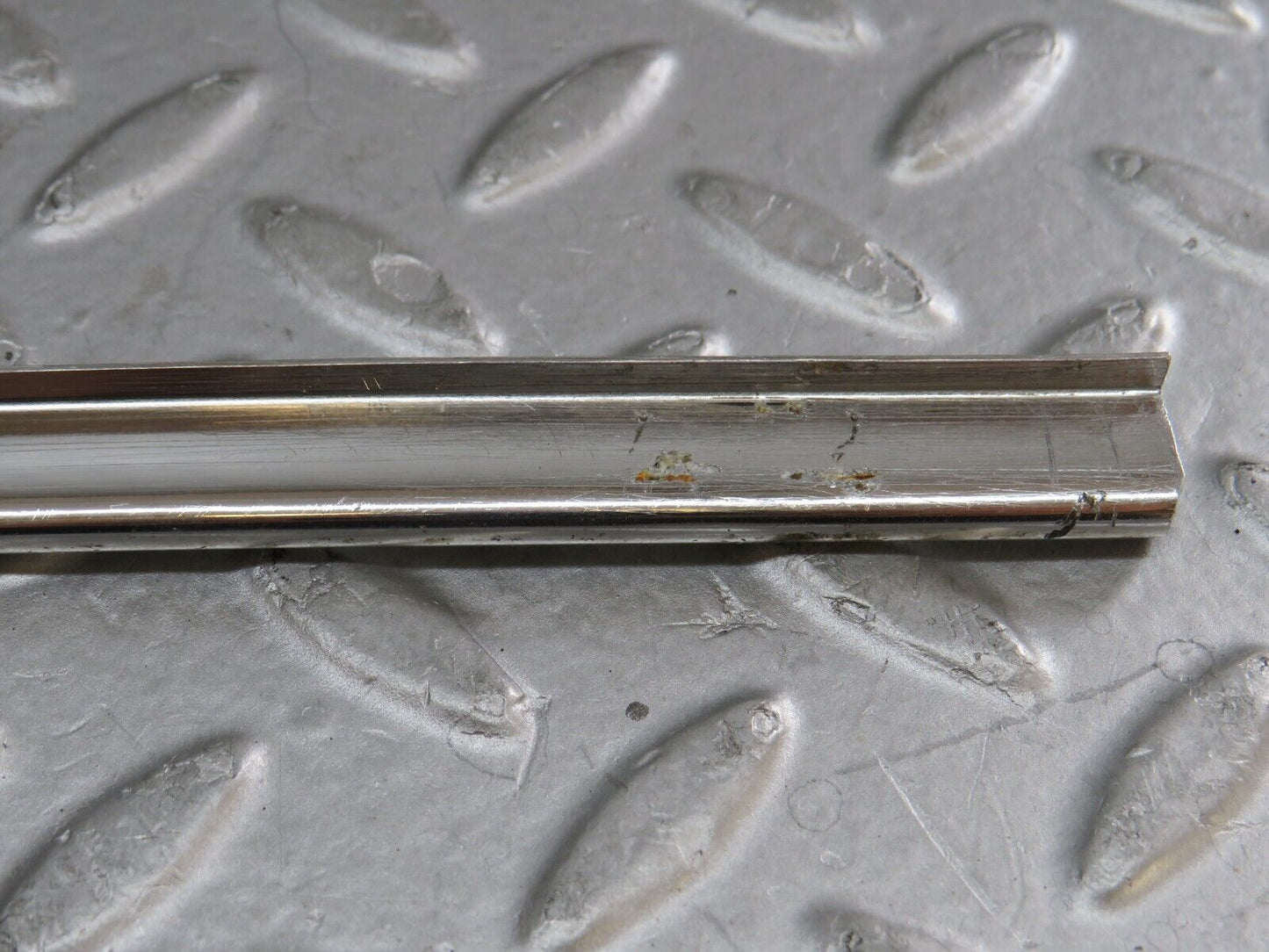 35867 Mercedes-Benz W108 Front Left Door Chrome Trim Pair