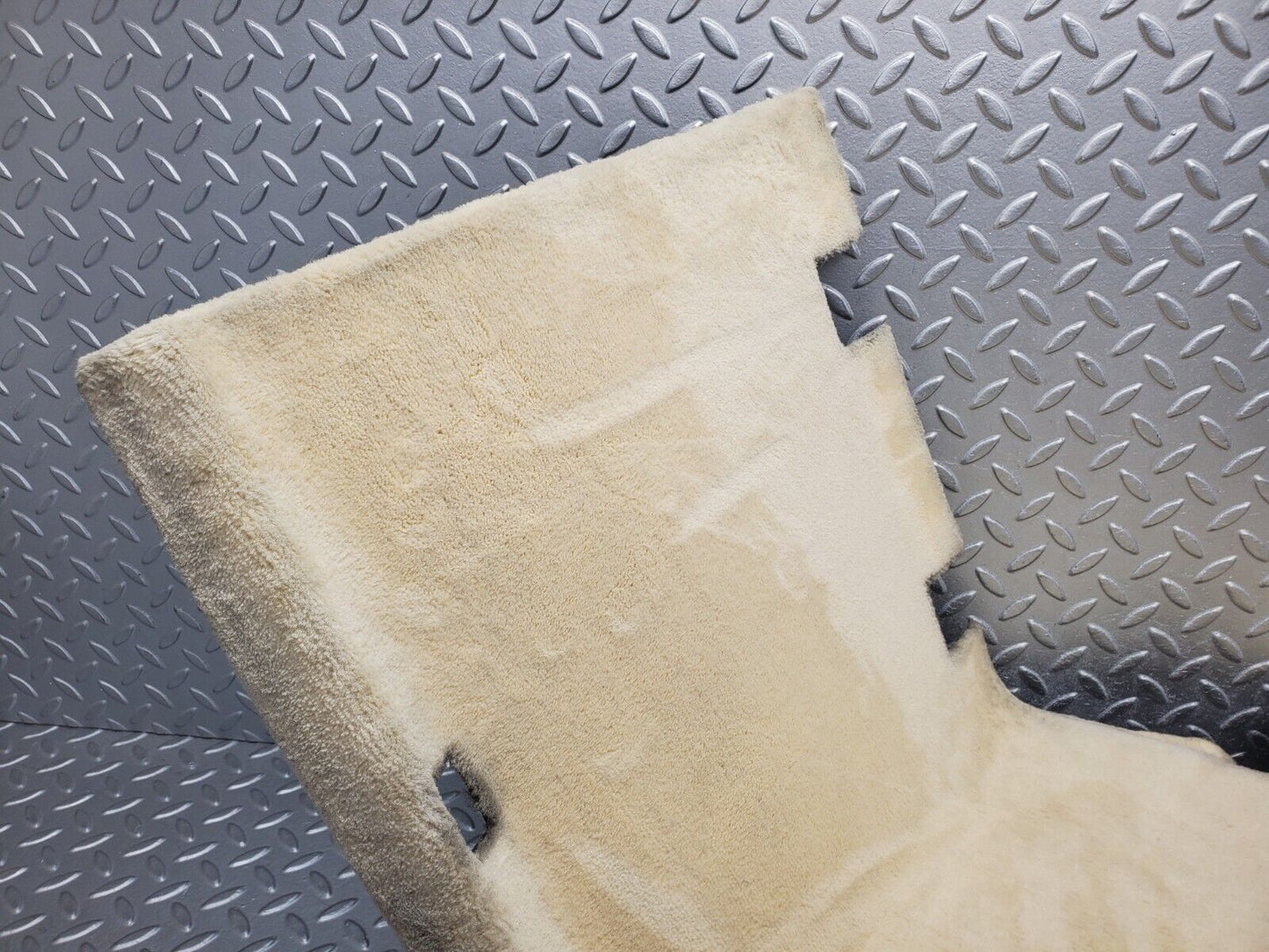 46985 Mercedes-Benz R129 320SL Coupe Rear Right Wall Carpet Beige