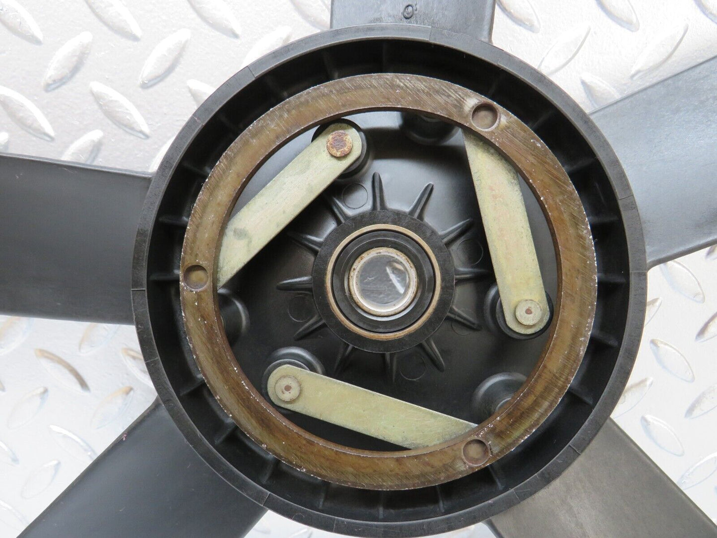 25602 Mercedes-Benz W123 200 Engine Cooling Fan 1022050306