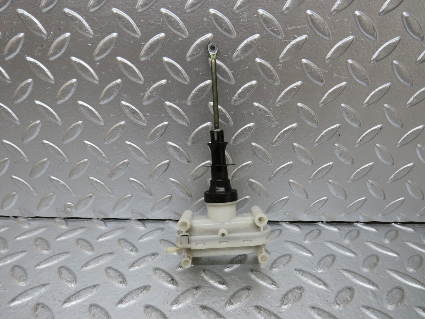25314 Mercedes-Benz W201 190D Rear Right Door Lock Actuator