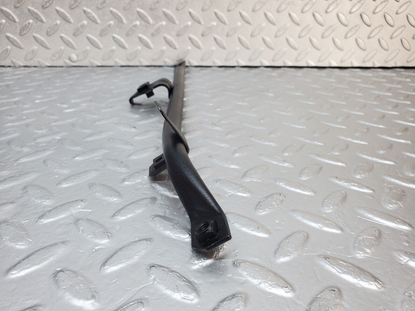 45934 Mercedes-Benz W126 420SE Horn Bracket