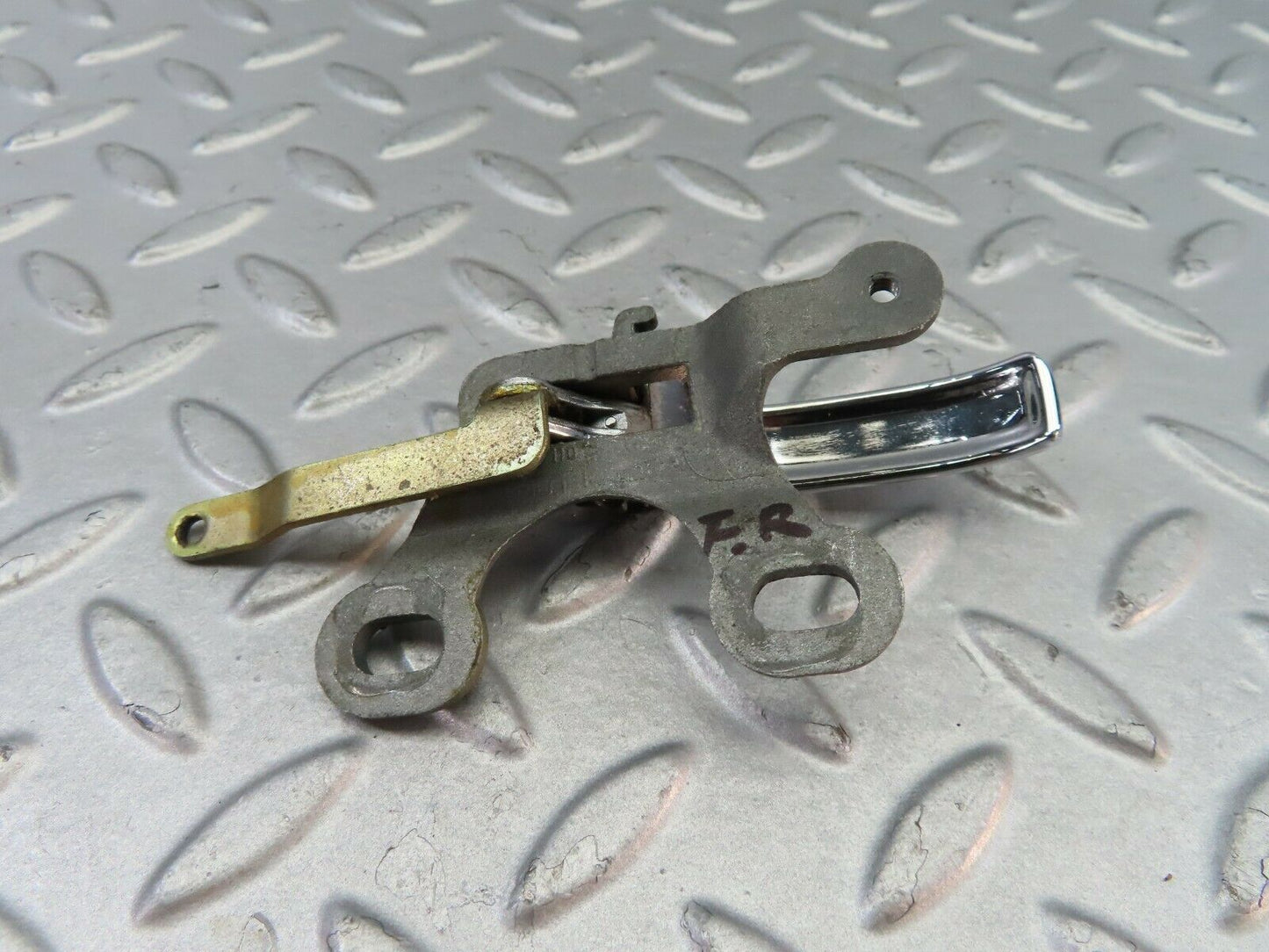 7588 Mercedes-Benz S123 230TE Wagon Right Interior Door Handle