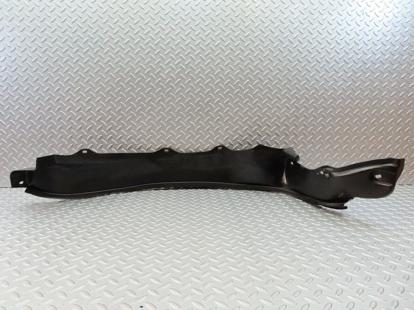 5862 Mercedes-Benz W123 200 Front Right Plastic Inner Fender Wing 1238840635