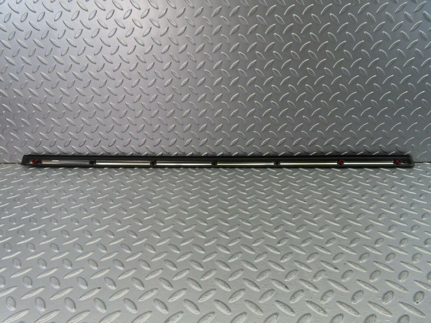10293 Mercedes-Benz W116 Front Left Door Centre Moulding Trim