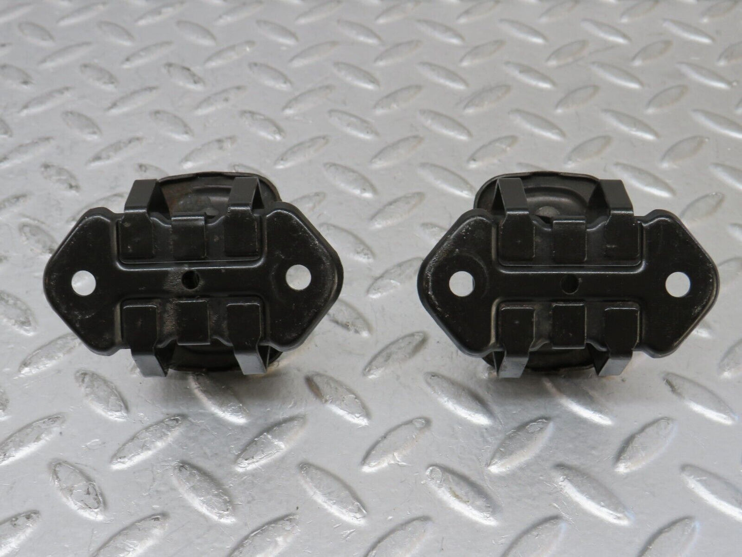 35178 Mercedes-Benz W221 Bonnet Lock Latch 2x 2218800260