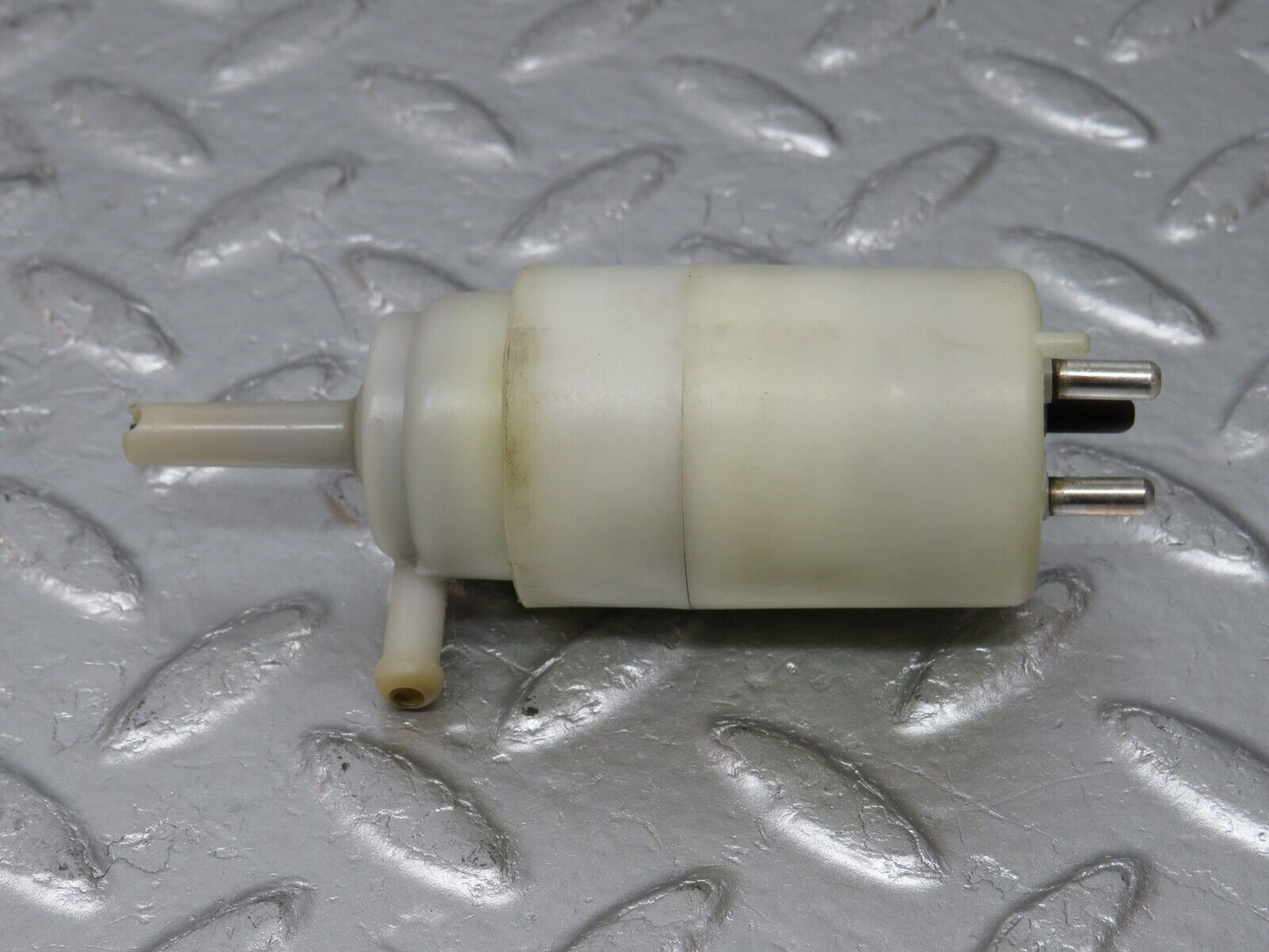 33610 Mercedes-Benz W201 190E 2.0L Windscreen Washer Pump 1248690221