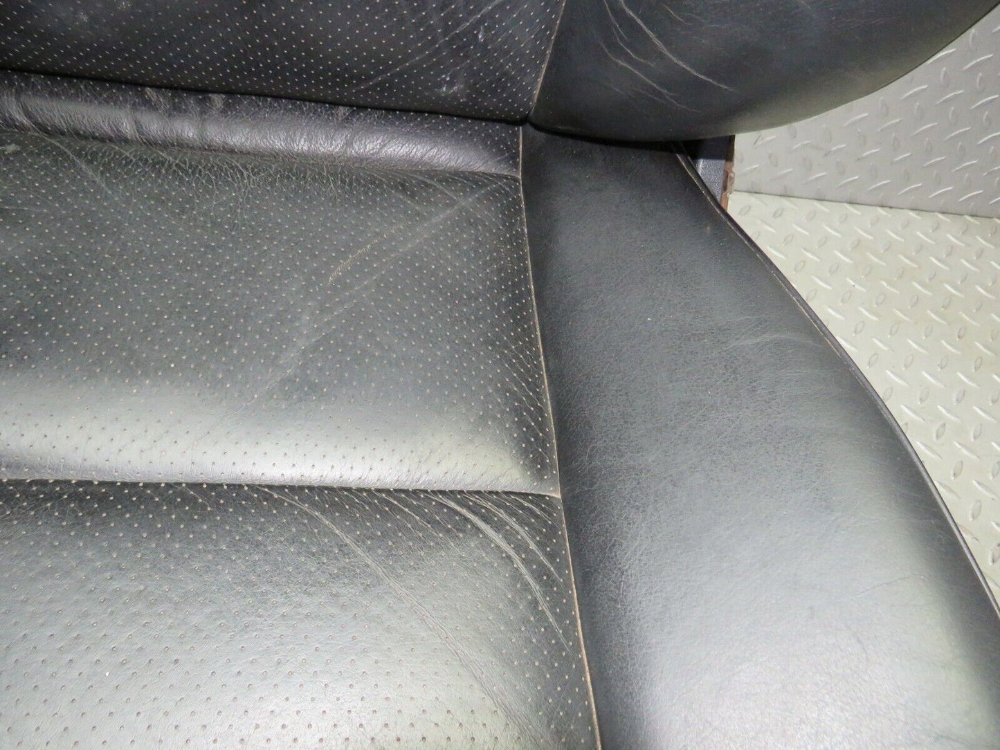37883 Mercedes-Benz A124 320E Cabriolet Front Right Electric & Heated Seat Leather Black