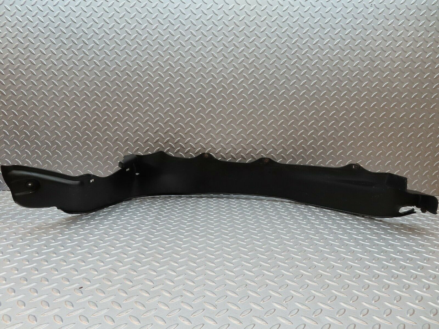 3984 Mercedes-Benz S123 200T Wagon Front Left Plastic Inner Fender 1238840535