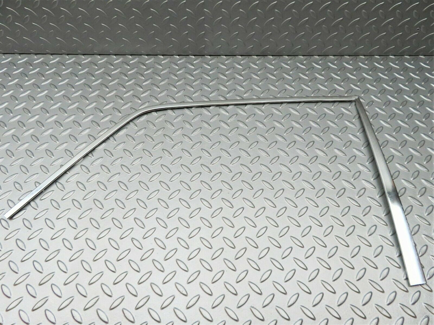 3739 Mercedes-Benz S123 200T Wagon Door Chrome Window Frame Front Left