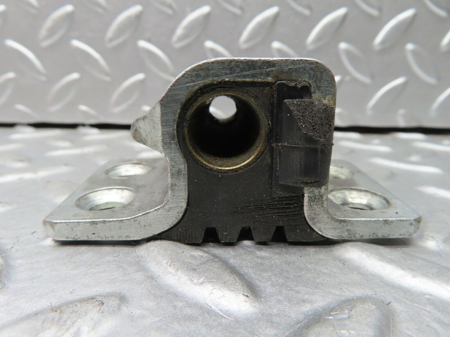 21517 Mercedes-Benz W126 300SE Door Lock Latch Right Side