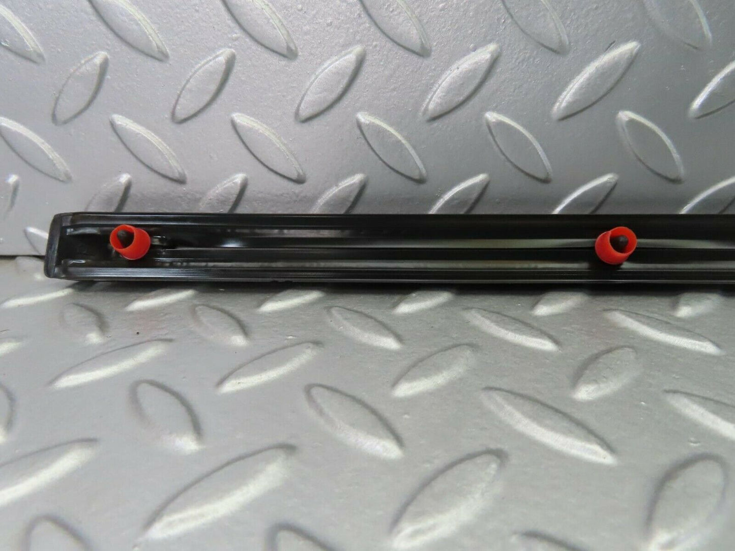 10240 Mercedes-Benz W123 Rear Right Door Centre Moulding Trim
