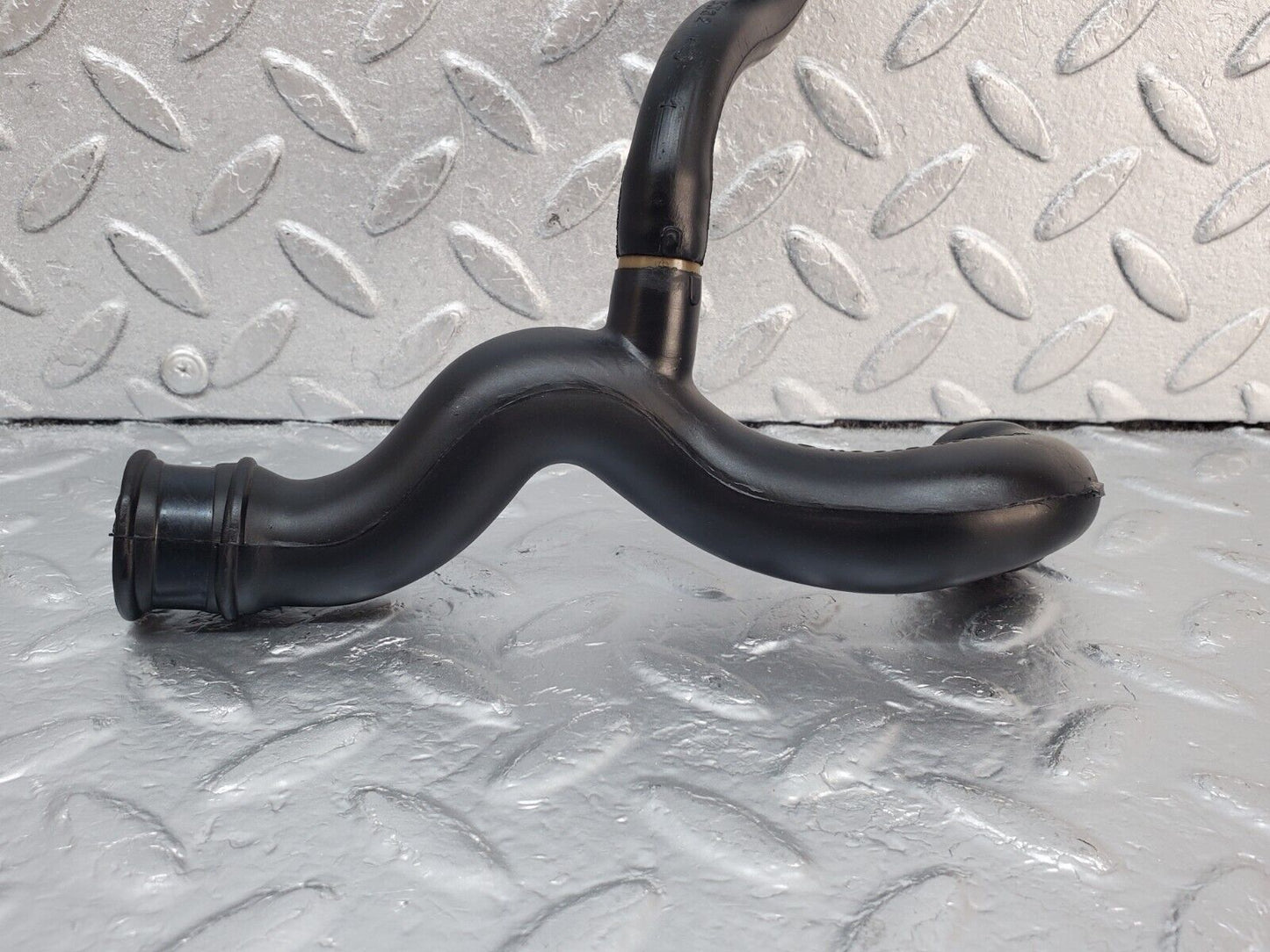 45395 Mercedes-Benz 280E M110.983 Air Intake Pipe 1100944382 1100845382
