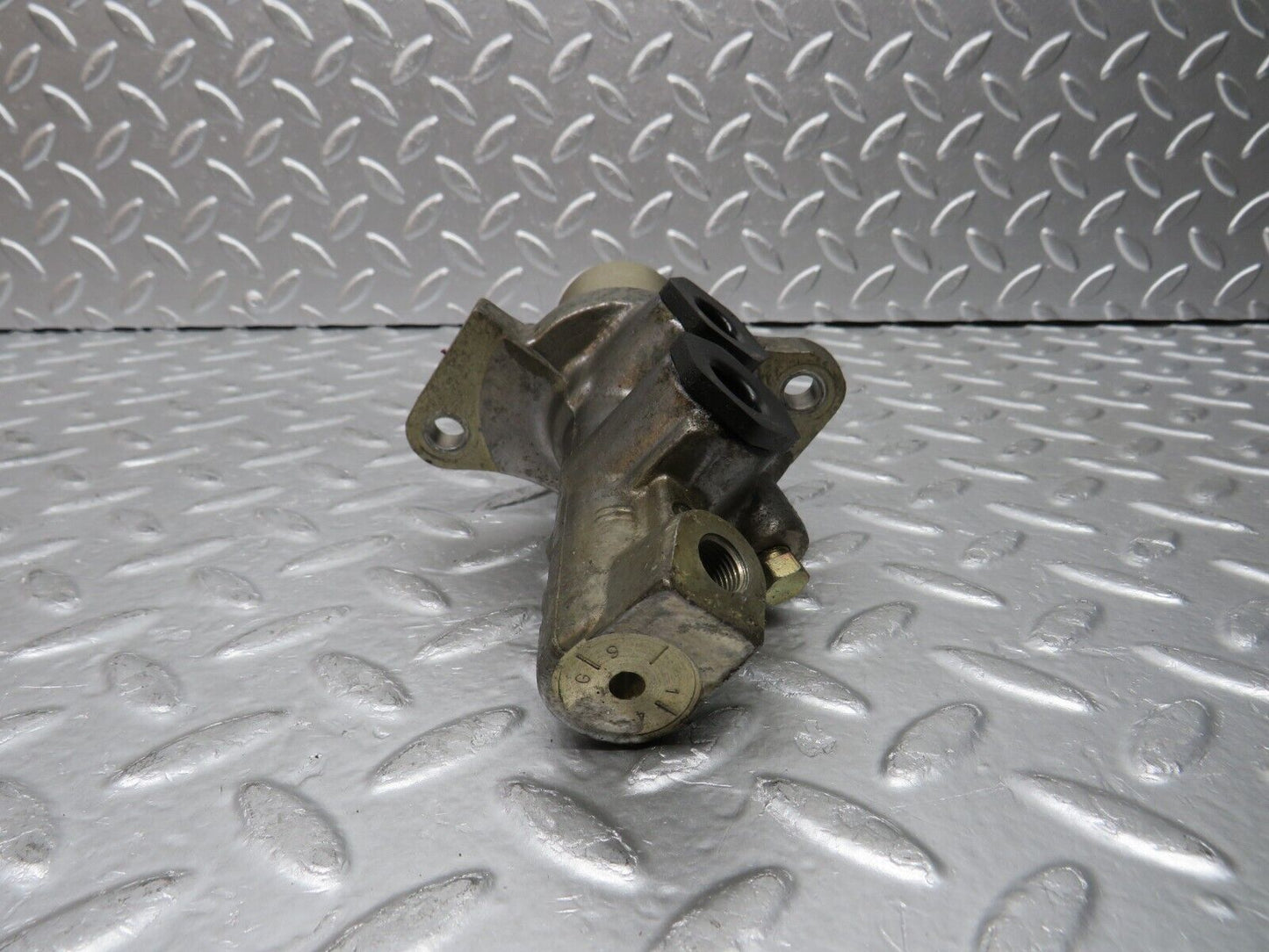 29411 Mercedes-Benz W124 230E Brake Master Cylinder Ate