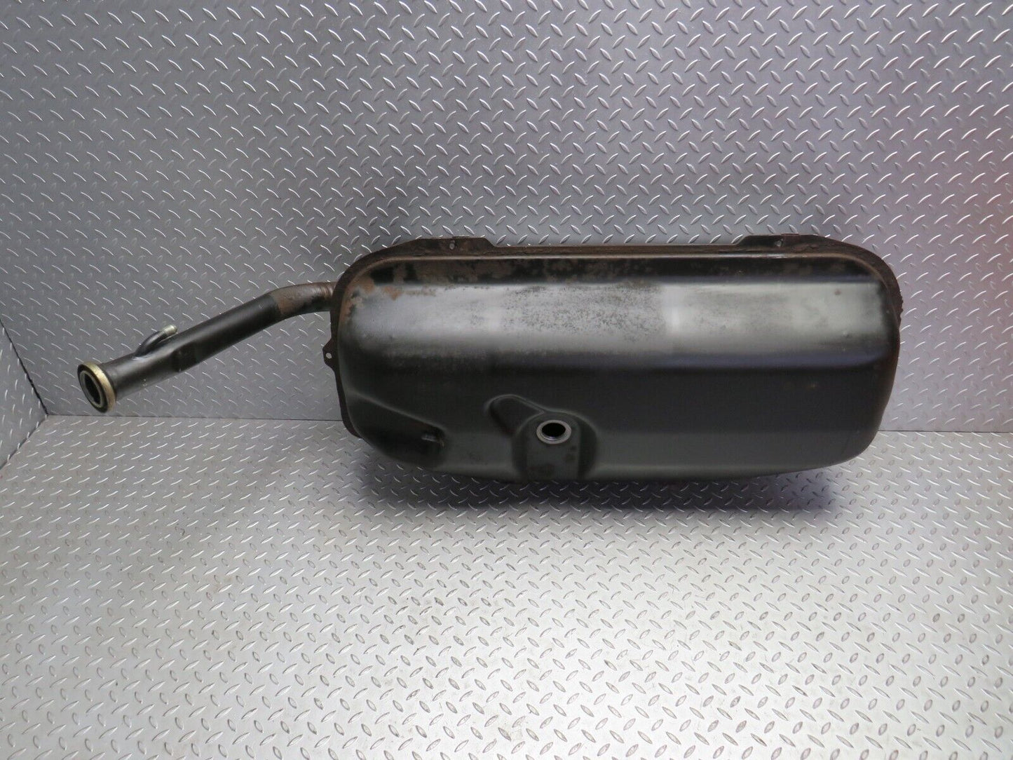 31913 Mercedes-Benz S124 220TE Wagon Fuel Tank