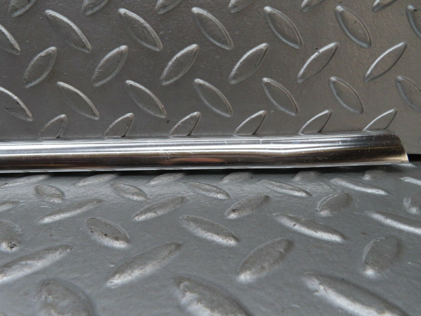 19126 Mercedes-Benz W123 300D Rear Left Door Chrome Moulding Trim