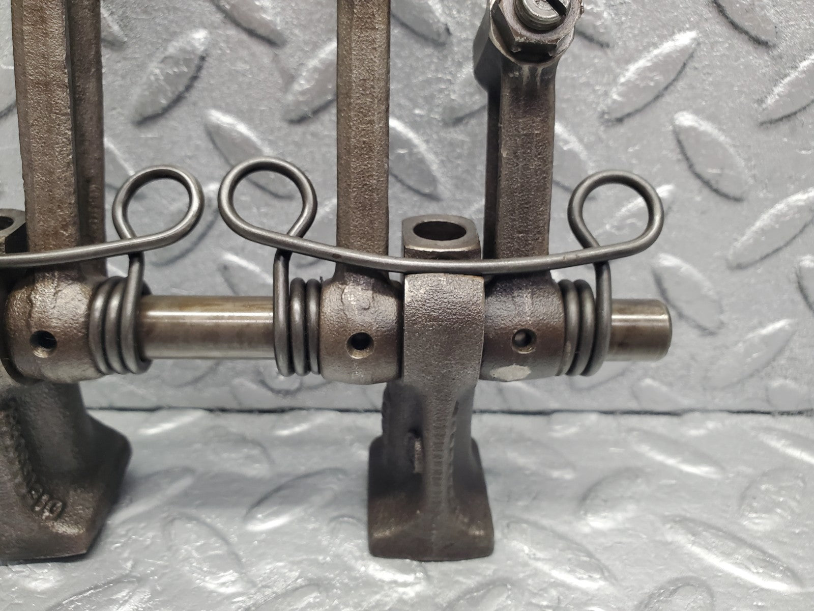 W112 rocker arm support arm and shaft used OEM