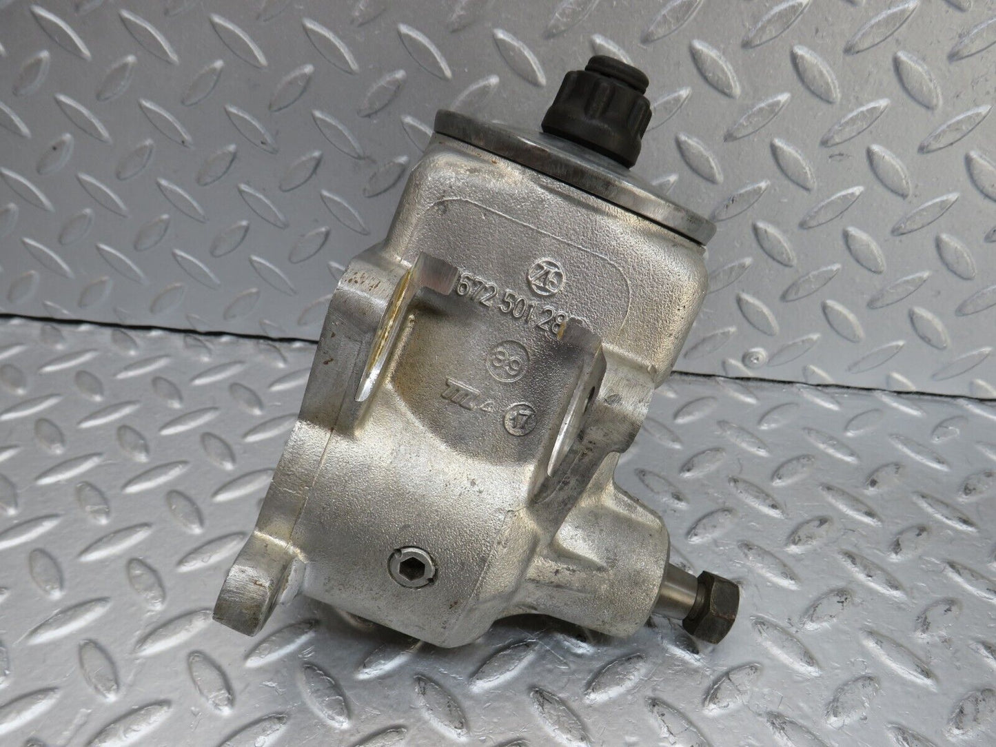 36270 Mercedes-Benz W126 420SE Power Steering Pump 1264601480 7672900446