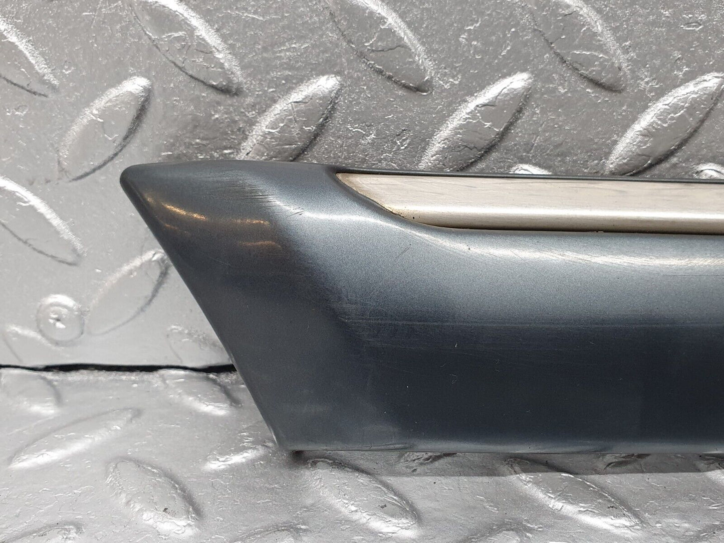 41803 Mercedes-Benz W202 C200 Front Left Fender Wing Centre Moulding 2026909162