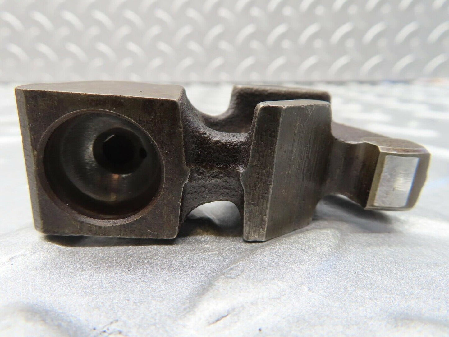 16154 Mercedes-Benz W123 280E Valve Rocker Arm With Retaining Spring