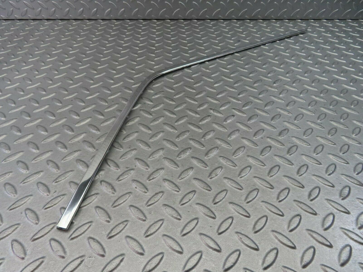 8478 Mercedes-Benz W123 Door Chrome Window Frame Front Left 1237280131