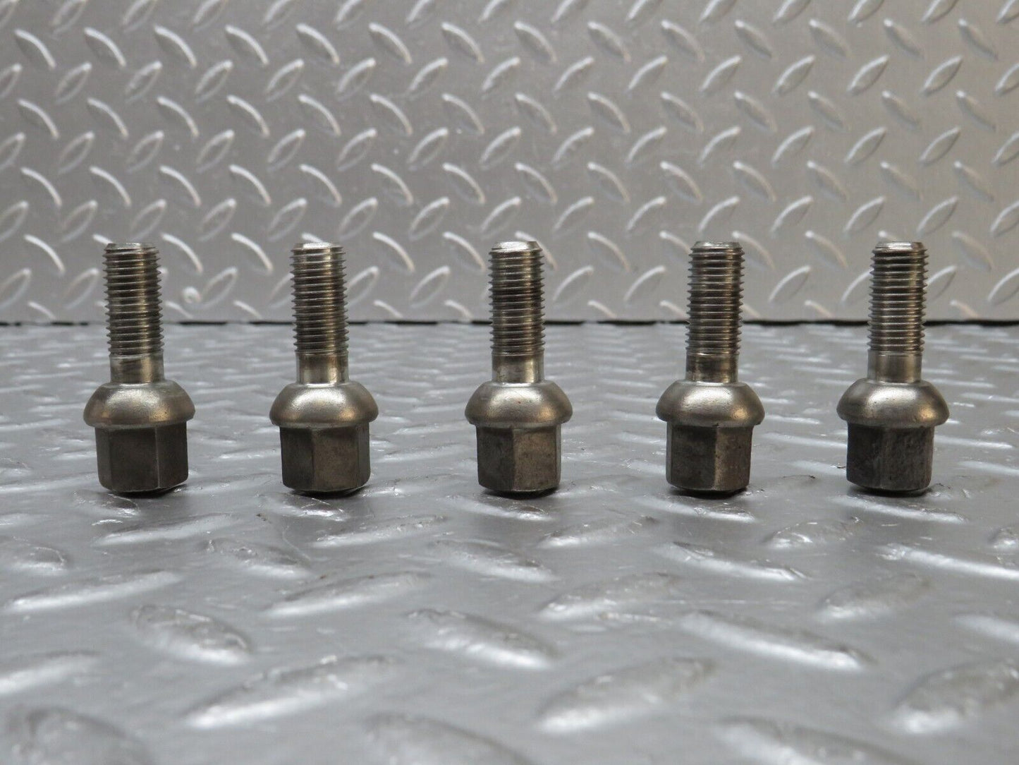 32233 Mercedes-Benz 5x Alloy Wheel Lug Bolt M12x1.5