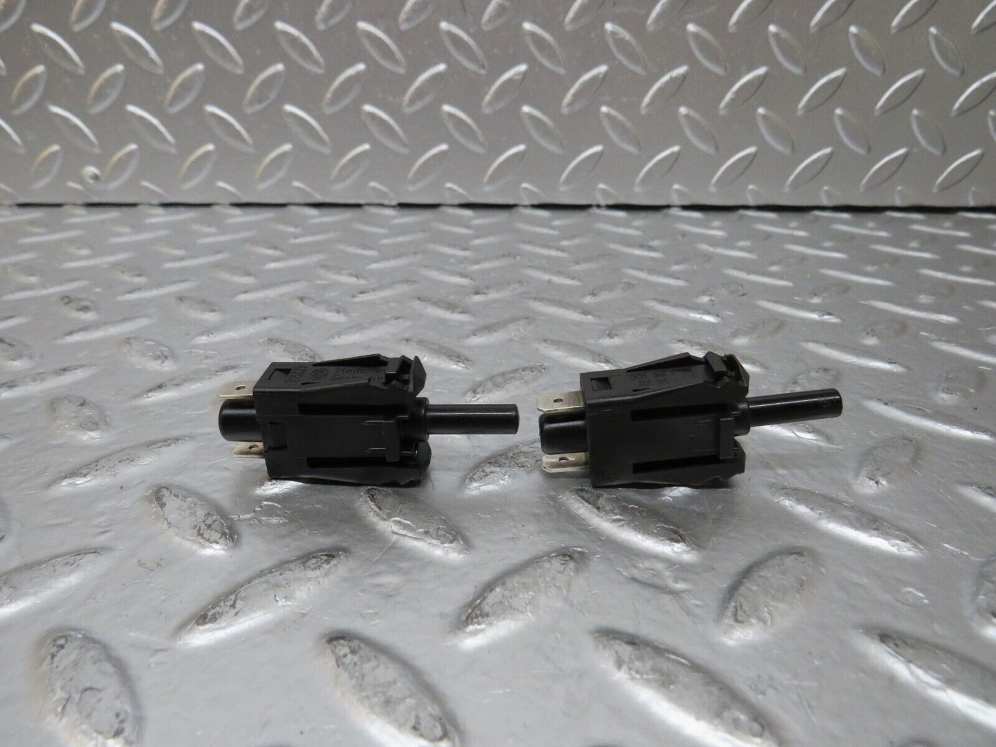 25811 Mercedes-Benz W124 280E Door Contact Switch Pair 0015458714