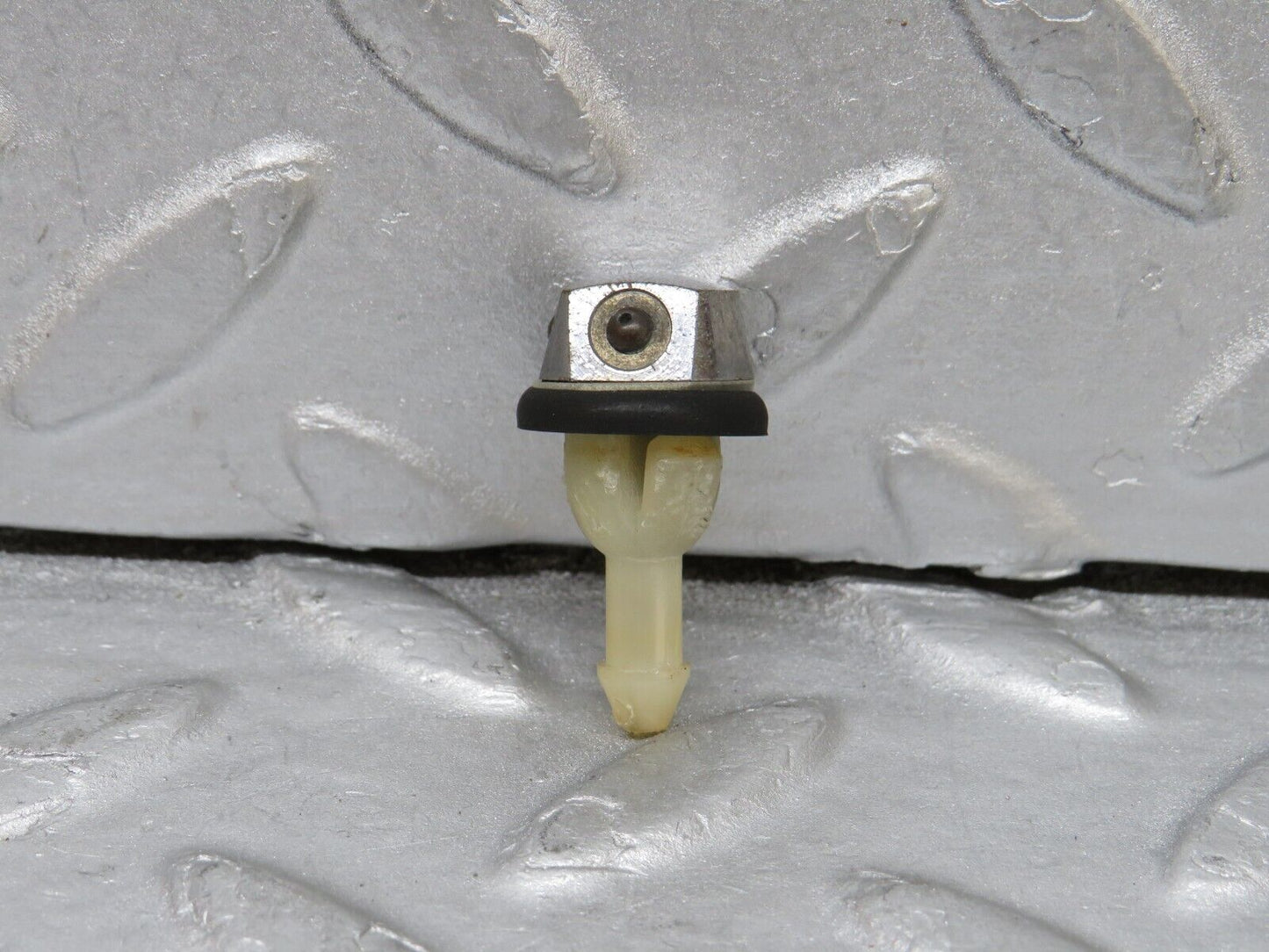 37461 Mercedes-Benz W109 300SEL Windscreen Washer Nozzle